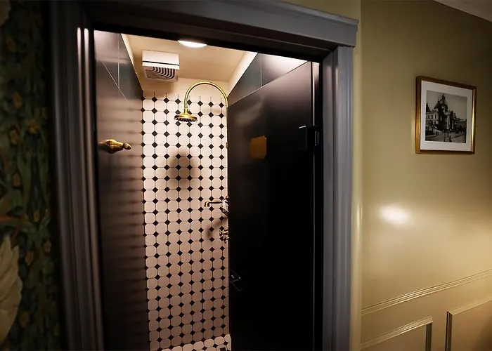 Hotel Tempus Boekarest